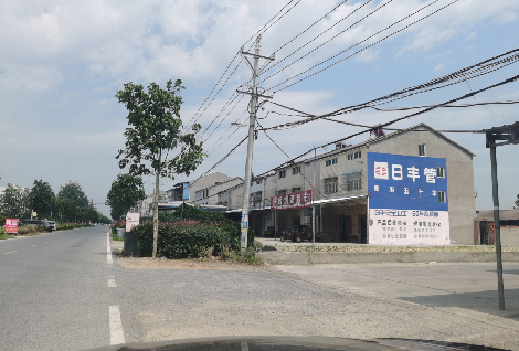 大化如何能保证墙体广告的醒目性？